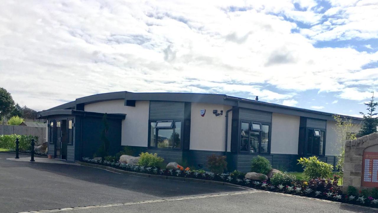 3 Bedroom Self-Catering Holiday Home Stepps Exterior photo
